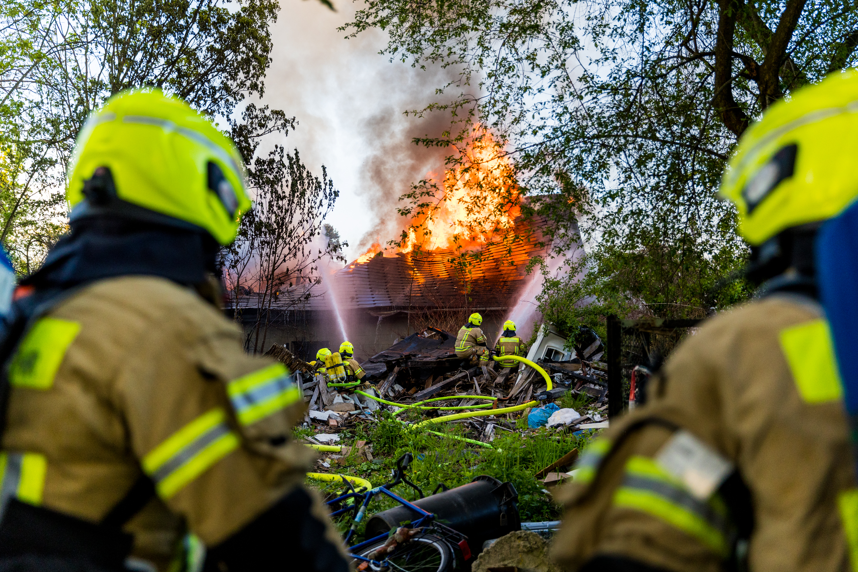 Berlin: Einfamilienhaus in Vollbrand - Bewohner können sich glücklicherweise noch Retten