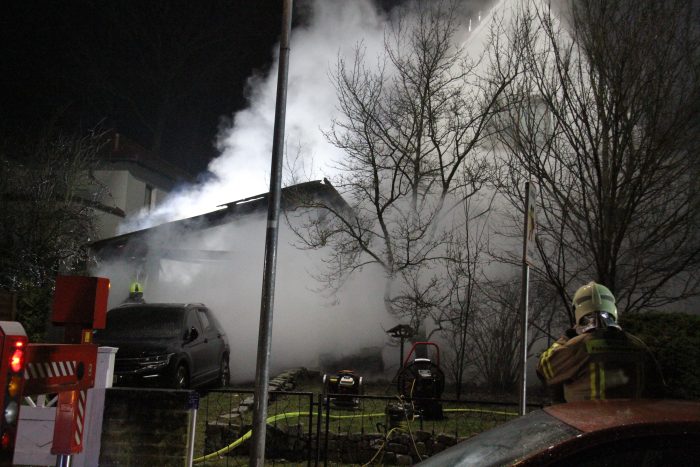 Carport brennt in Silvesternacht komplett aus
