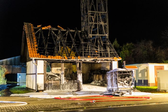 Dürrenhofe: Feuerwehrgerätehaus brennt vollständig aus - Betroffene Ortswehr nicht mehr Einsatzbereit