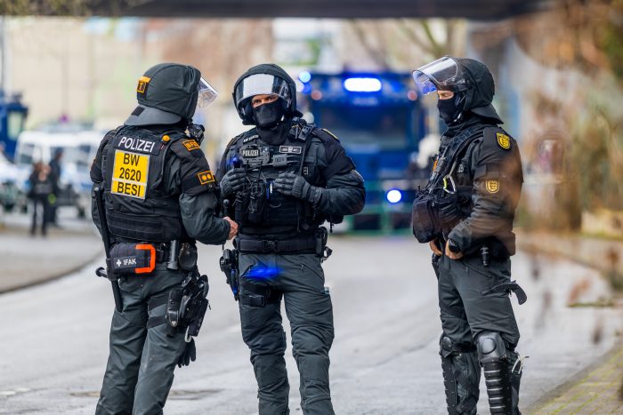 Tausende Polizisten bei Gründung der AfD Jugendorganisation in Gießen Ende 2025