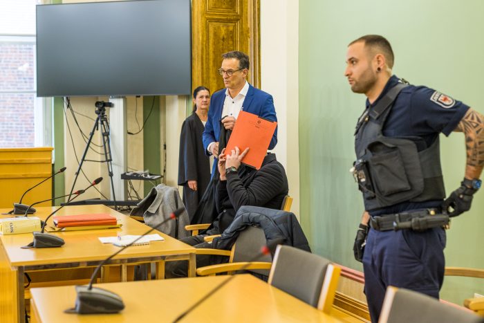 Polizisten in Lauchhammer bei Verfolgungsfahrt getötet - Prozessauftakt am Landgericht Cottbus