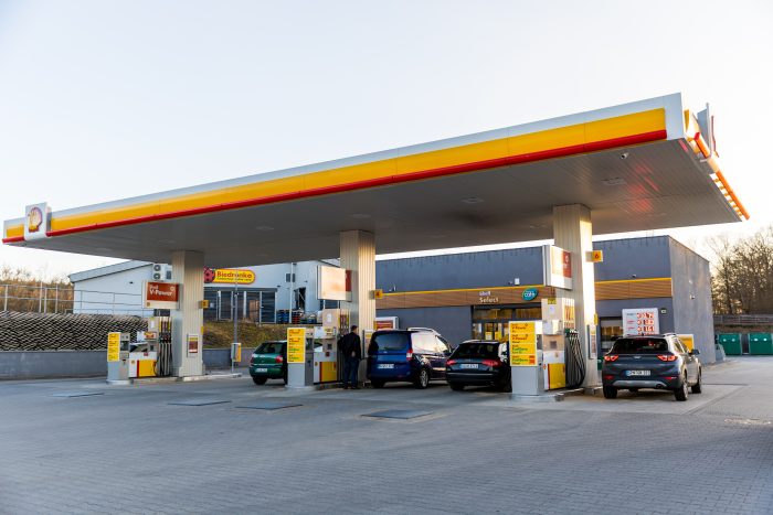 Tanktourismus hinter der polnischen Grenze - zahlreich Deutsche nutzen den Preisvorteil im Nachbarland