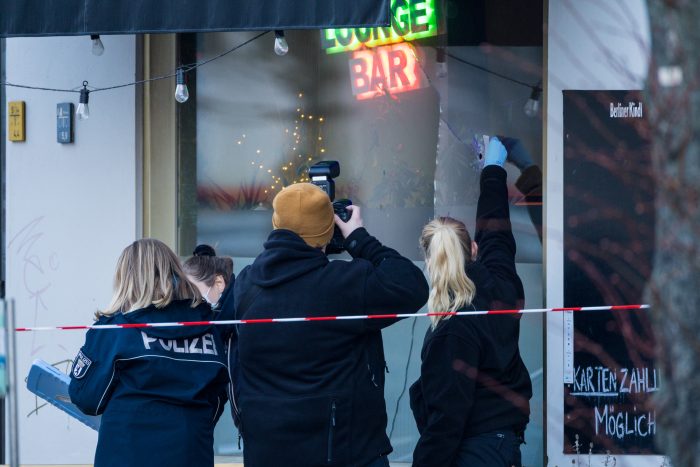 Schon wieder Schüsse auf Berliner Lokal - glücklicherweise keine Verletzten - Polizei sichert Spuren